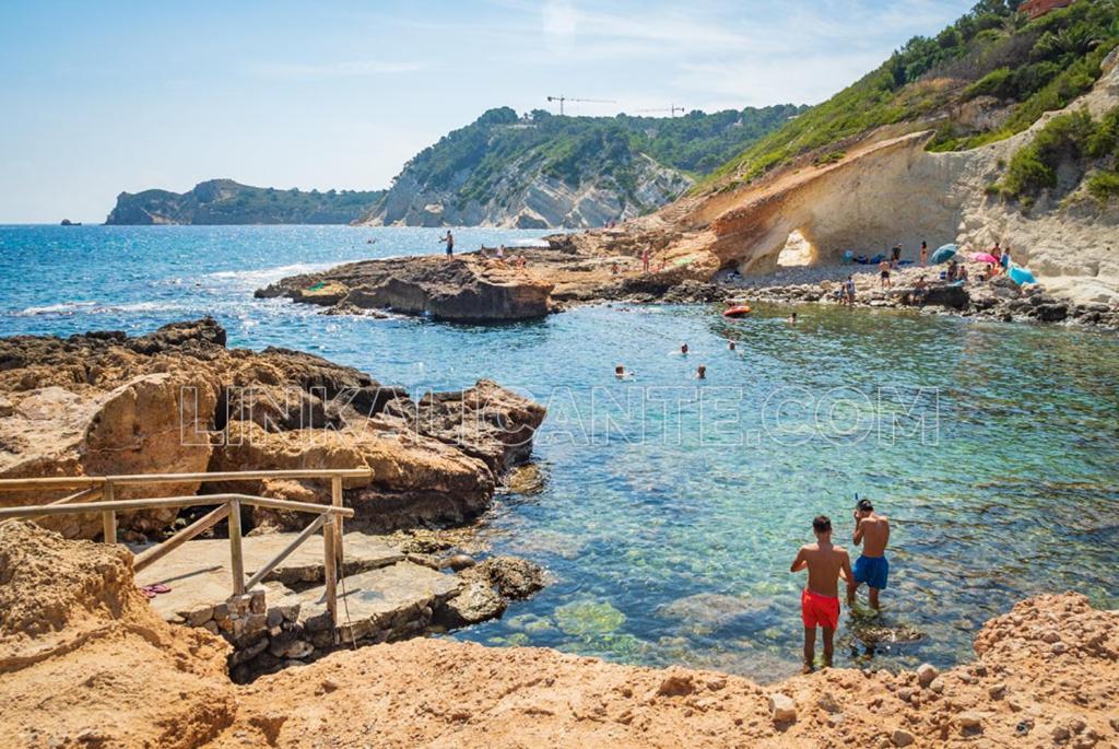 Casa En Urb. Con La Piscina Mas Grande De Javea. المظهر الخارجي الصورة